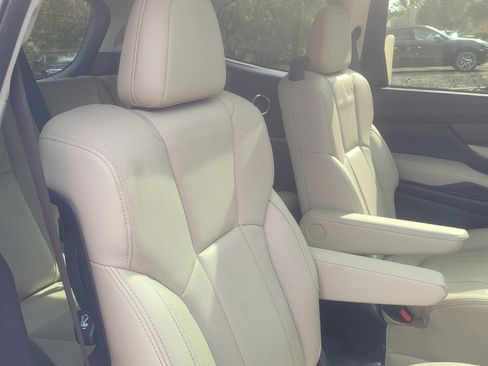 Used 2019 Subaru Ascent Limited w/ Popular Package #3 image 30