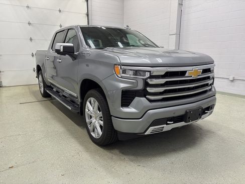 Used 2025 Chevrolet Silverado 1500 High Country w/ High Country Premium Package image 2