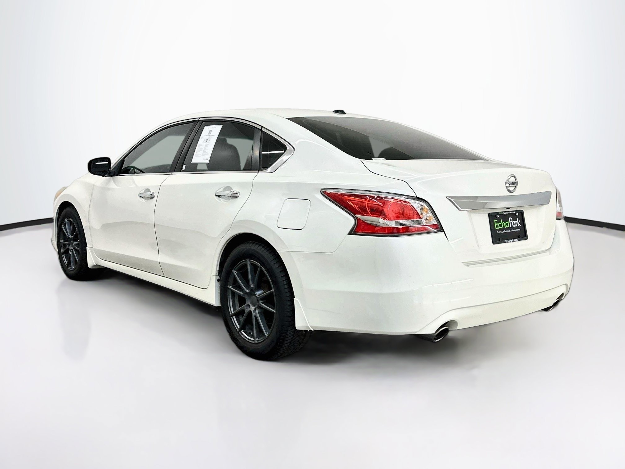 Used 2015 Nissan Altima 2.5 SL w/ Moonroof Package FWD image 5