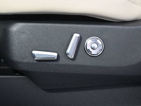 New 2027 Lincoln Navigator Reserve AWD/4WD image 14