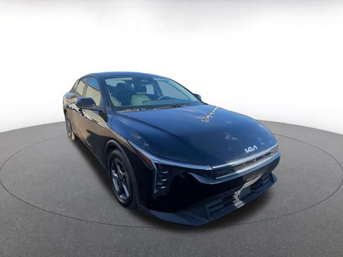 Used 2025 Kia K4 LXS image 3