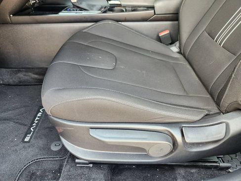 Used 2023 Hyundai Elantra SEL w/ Convenience Package FWD image 23