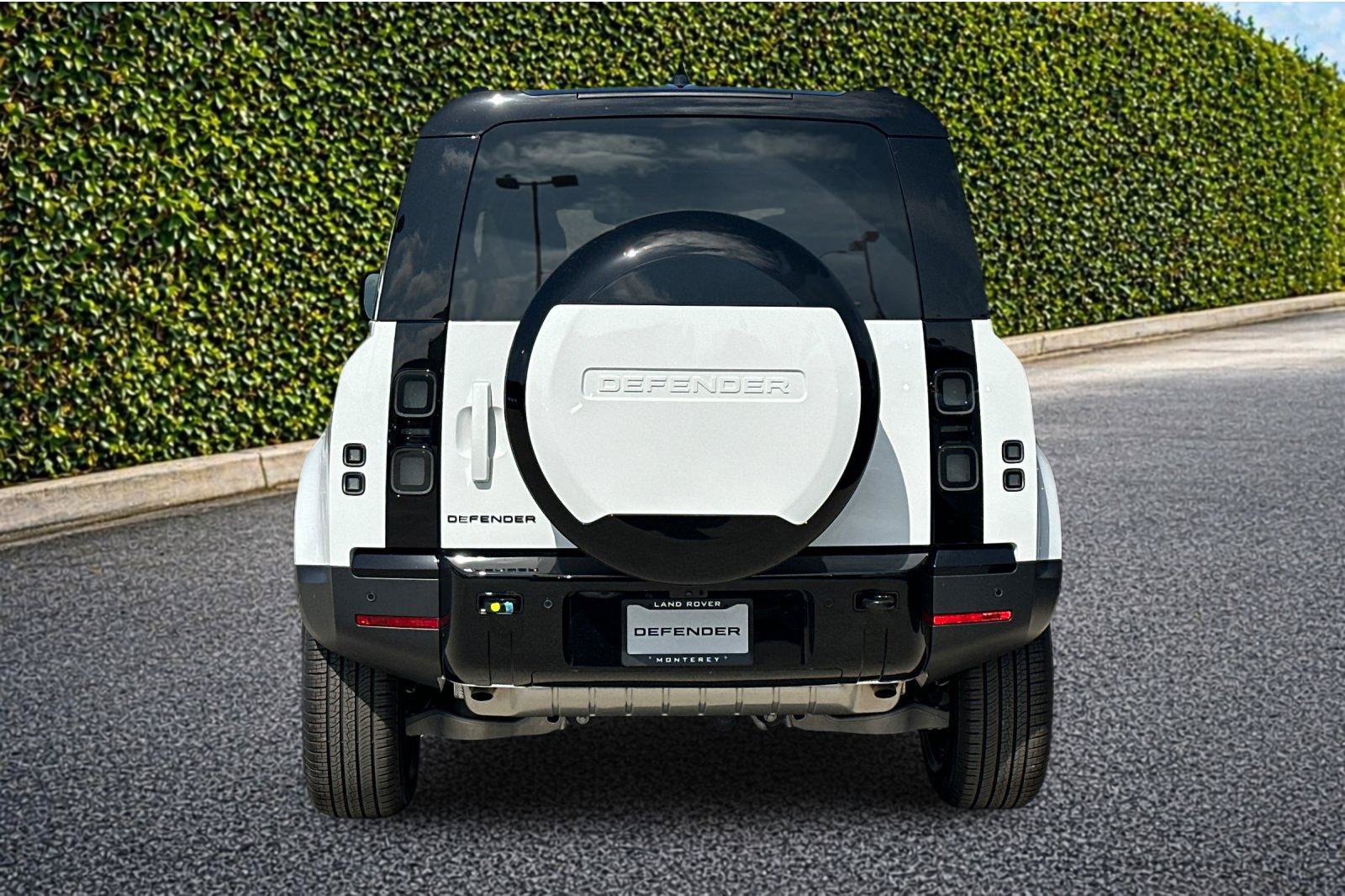 New 2026 Land Rover Defender 110 S AWD/4WD image 5
