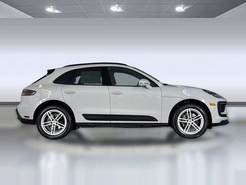 Used 2023 Porsche Macan AWD/4WD image 8