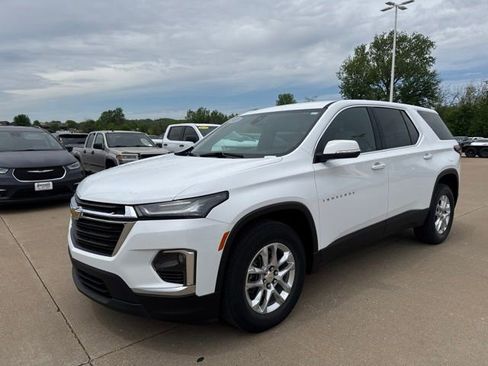Used 2023 Chevrolet Traverse LS w/ Safety Package AWD/4WD image 7