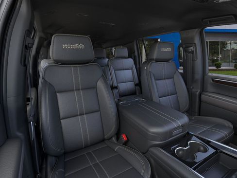 New 2026 Chevrolet Suburban High Country image 17