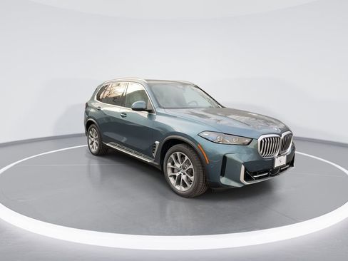 New 2026 BMW X5 xDrive50e w/ Executive Package image 2