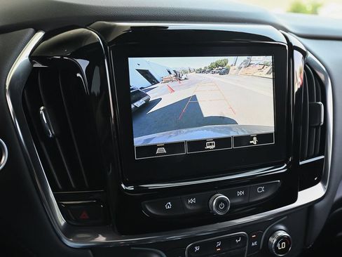 Used 2023 Chevrolet Traverse LT FWD image 32