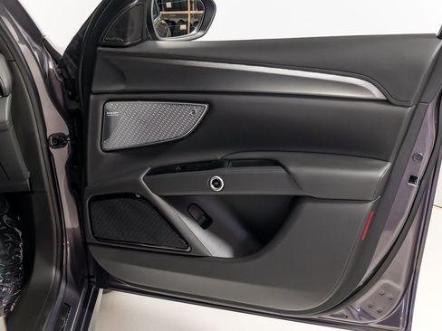 Used 2024 Maserati Grecale GT image 21