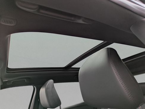 New 2026 Jeep Compass Latitude w/ Sun and Sound Group AWD/4WD image 27