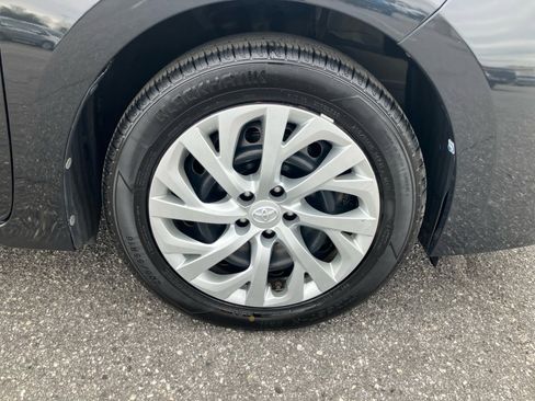 Used 2019 Toyota Corolla LE image 29