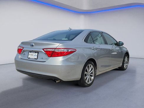 Used 2016 Toyota Camry XLE w/ Moonroof Package FWD image 6
