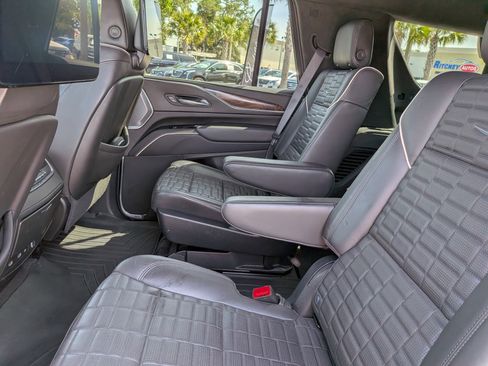 Certified 2023 Cadillac Escalade Sport Platinum AWD/4WD image 17