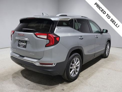 Used 2024 GMC Terrain SLT AWD/4WD image 2