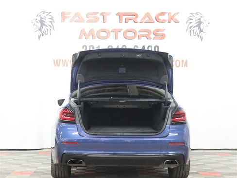 Used 2022 BMW 530i xDrive w/ Premium Package AWD/4WD image 6