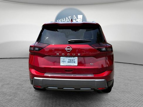 Used 2024 Nissan Rogue SL w/ SL Premium Package FWD image 5