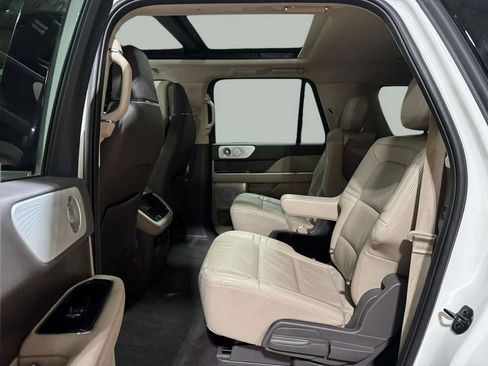 Certified 2022 Lincoln Navigator L Reserve AWD/4WD image 27