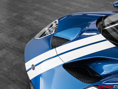 Used 2019 Ford GT RWD image 10
