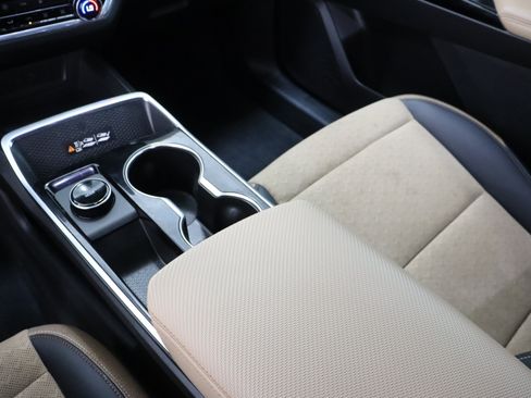 Used 2025 Chevrolet Equinox ACTIV FWD image 17