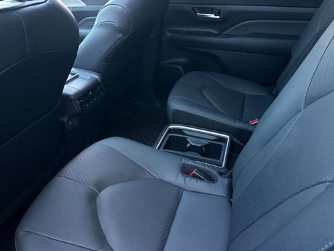 Used 2025 Toyota Grand Highlander FWD image 12