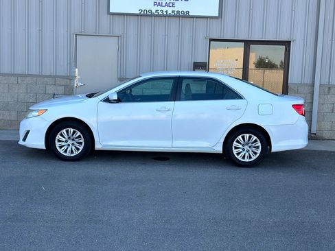 Used 2012 Toyota Camry LE image 6