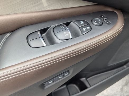 Used 2015 Nissan Murano Platinum w/ Platinum Technology Package FWD image 15