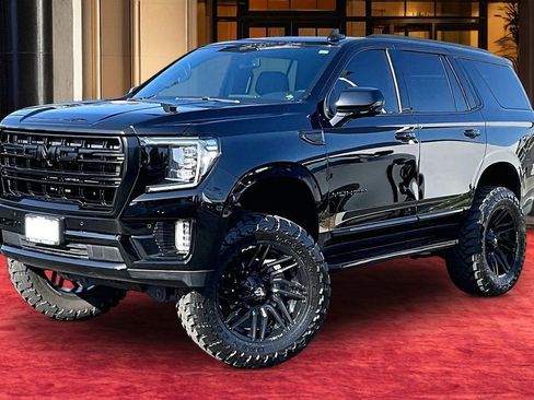 Used 2022 GMC Yukon SLT w/ SLT Premium Package AWD/4WD image 1