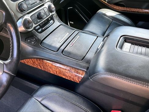 Used 2019 Chevrolet Tahoe Premier AWD/4WD image 12