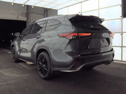 Used 2025 Toyota Highlander XSE image 9