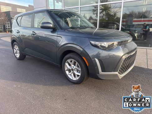 Used 2024 Kia Soul LX w/ Option Group 015 FWD image 1