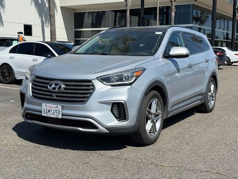 Used 2017 Hyundai Santa Fe Limited FWD image 1