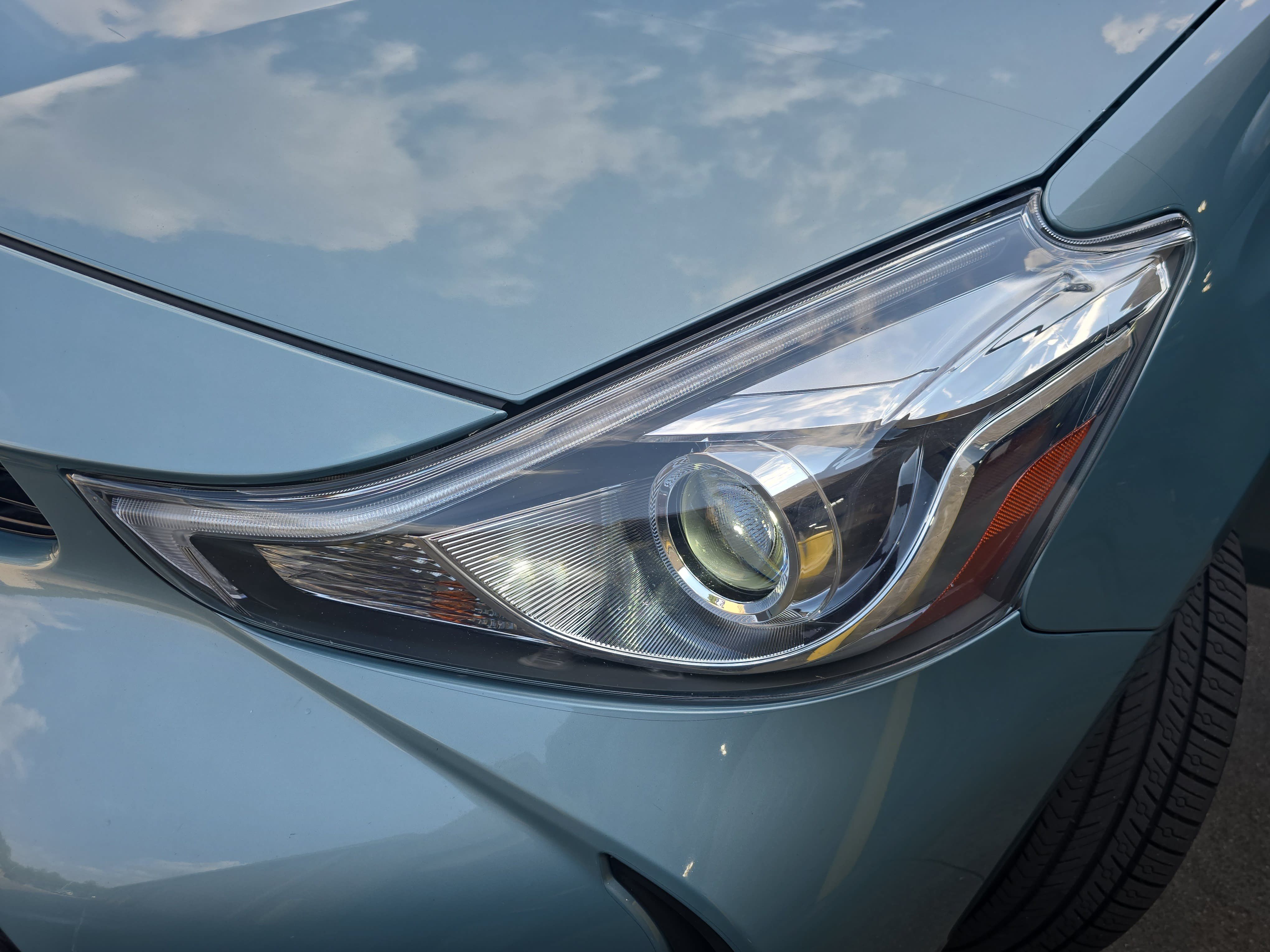 Used 2015 Toyota Prius V Five w/ Advanced Technology Package FWD image 31