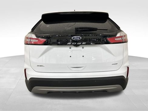 Used 2024 Ford Edge SEL image 4