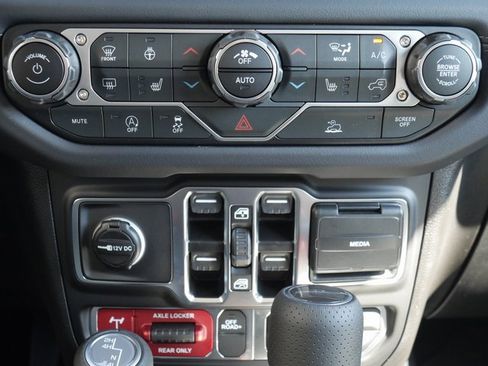 New 2025 Jeep Gladiator Rubicon w/ Convenience Group image 23