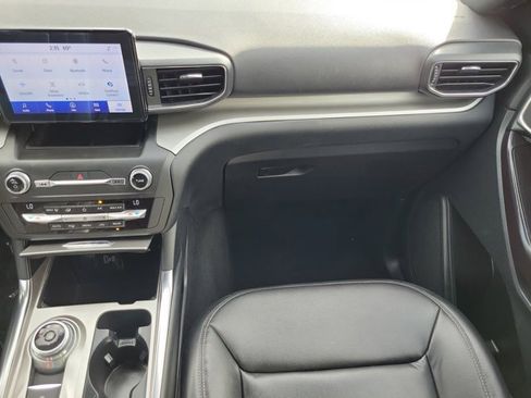 Used 2020 Ford Explorer XLT w/ Equipment Group 202A image 15