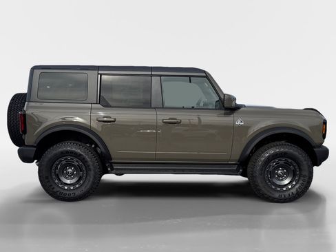 New 2025 Ford Bronco Outer Banks w/ Sasquatch Package image 6