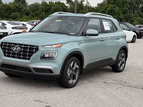 New 2026 Hyundai Venue SEL FWD image 3