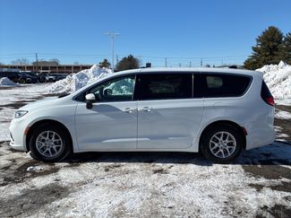 Used 2023 Chrysler Pacifica Touring-L video 2