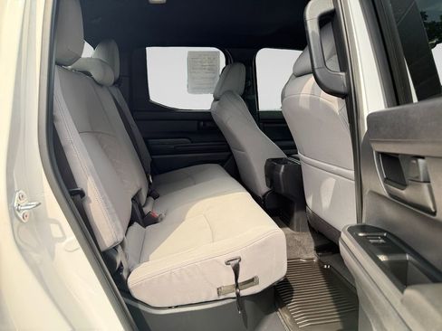 Used 2025 Toyota Tacoma SR5 AWD/4WD image 17