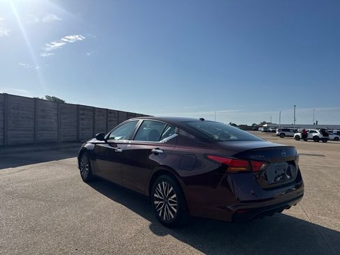 Certified 2025 Nissan Altima 2.5 SV FWD image 15