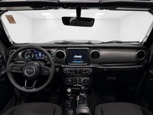 Used 2023 Jeep Wrangler Unlimited w/ Sun & Screen Package AWD/4WD image 40