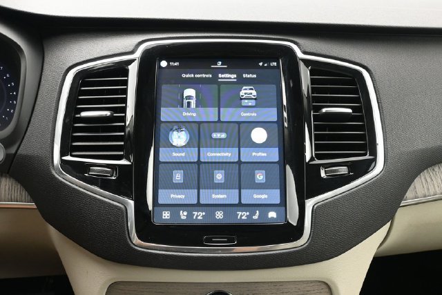 Used 2024 Volvo XC90 B5 Plus w/ Protection Package AWD/4WD image 16