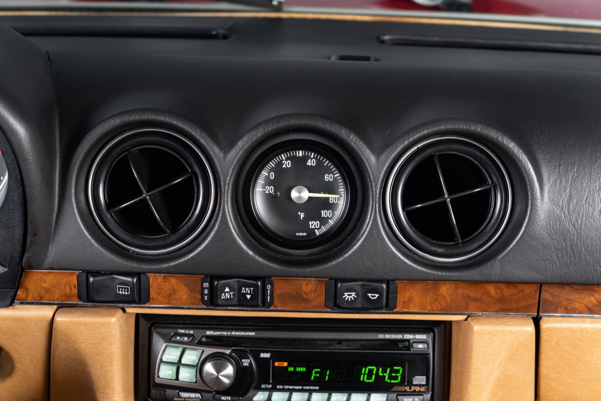 Used 1987 Mercedes-Benz 560 SL image 32