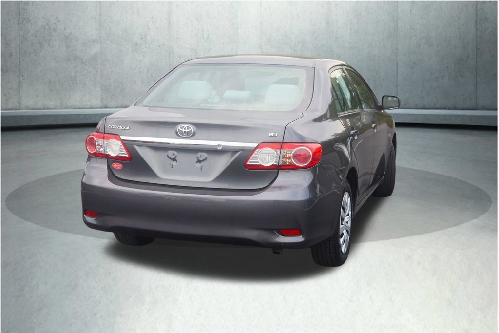 Used 2013 Toyota Corolla LE FWD image 28