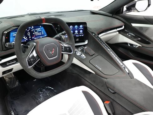 Used 2023 Chevrolet Corvette Stingray Premium Cpe w/ Z51 Performance Package RWD image 2