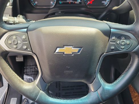 Used 2017 Chevrolet Suburban Premier AWD/4WD image 23