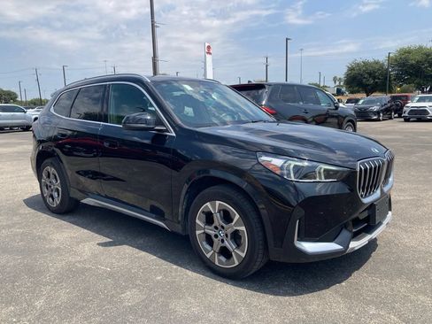 Used 2025 BMW X1 xDrive28i AWD/4WD image 3