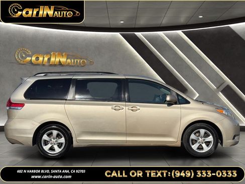 Used 2013 Toyota Sienna LE FWD image 4