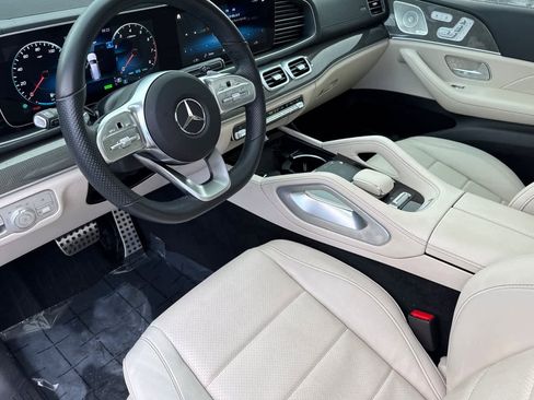 Used 2022 Mercedes-Benz GLS 450 4MATIC image 11