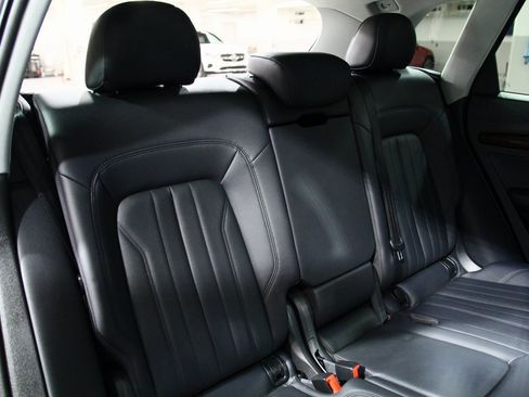 Used 2018 Audi Q5 2.0T Premium Plus w/ Premium Plus Package image 26